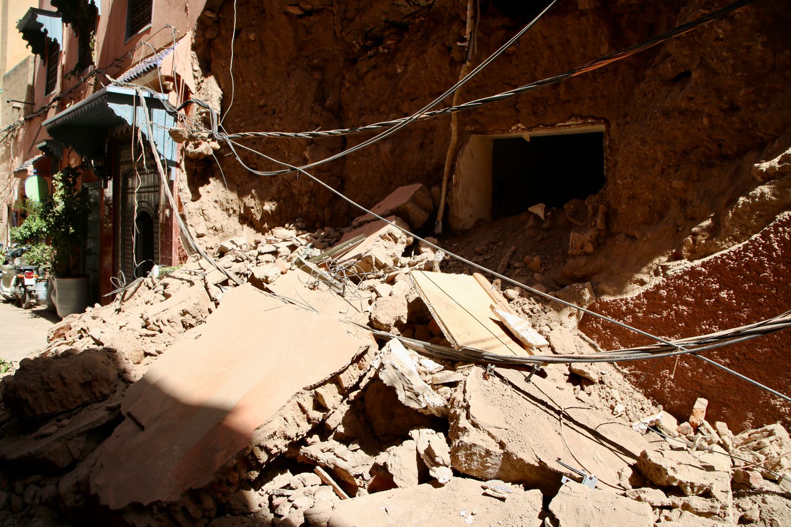 Séisme au Maroc : le bilan s'alourdit à 2.122 morts